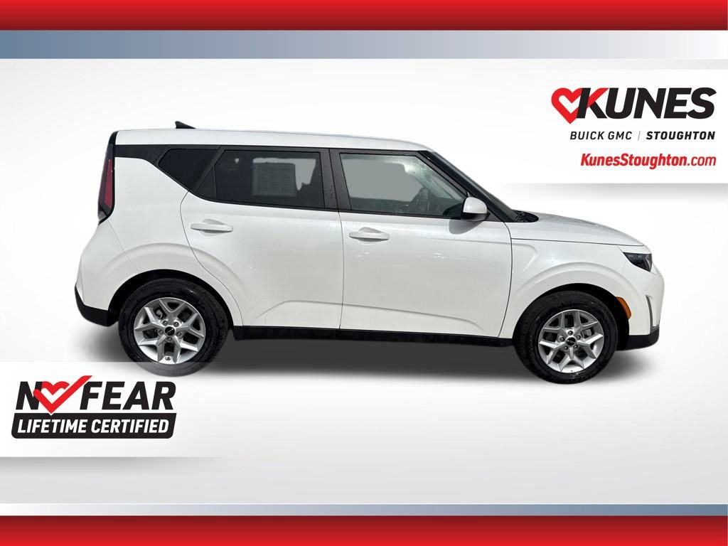 Used 2025 Kia Soul LX image 12