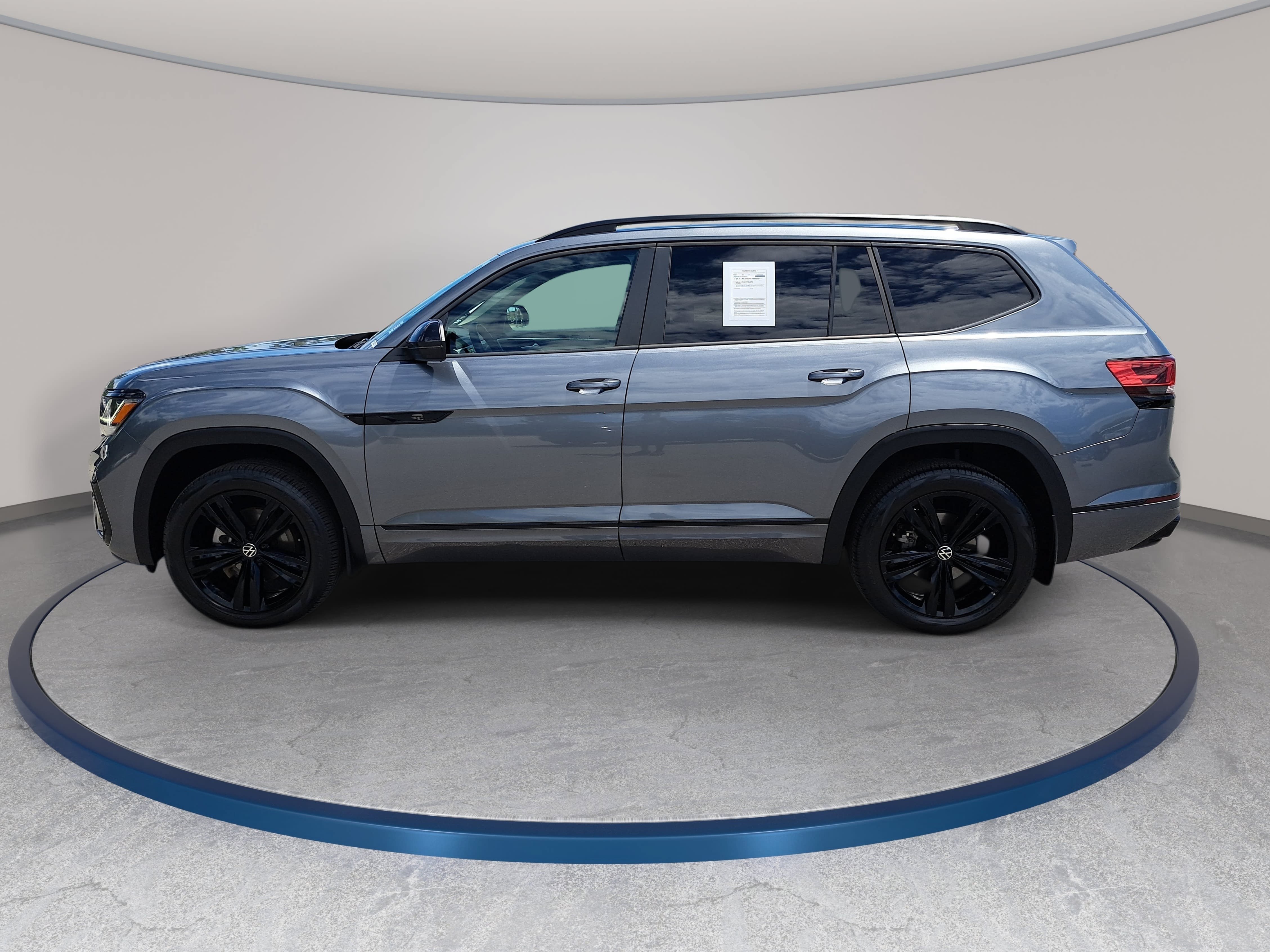 Certified 2022 Volkswagen Atlas SEL R-Line AWD/4WD image 8