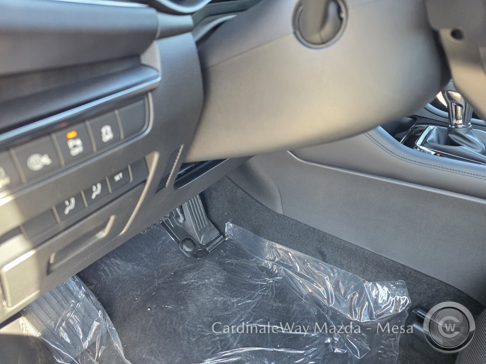 New 2026 MAZDA MAZDA3 Hatchback w/Premium Plus Pkg image 16