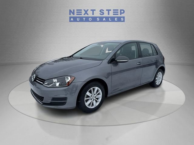 Used 2017 Volkswagen Golf S FWD image 3