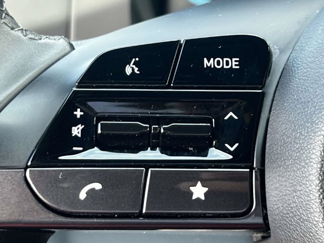 Certified 2025 Hyundai Elantra Sport FWD image 19