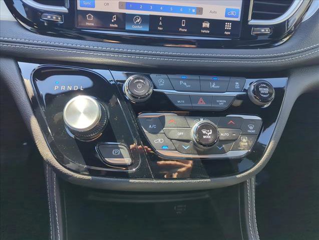 New 2026 Chrysler Pacifica Limited image 11