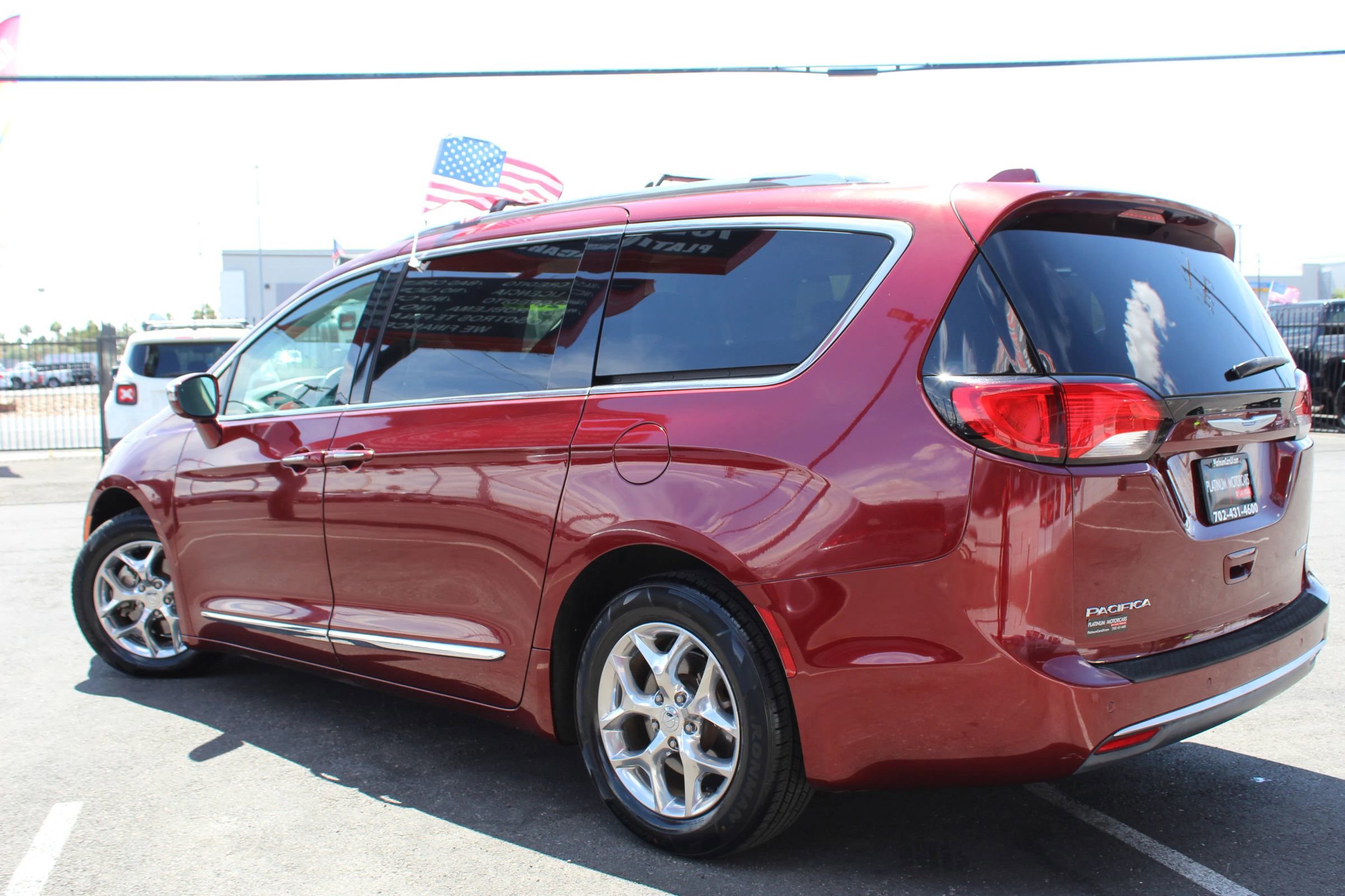 Used 2018 Chrysler Pacifica Limited FWD image 4