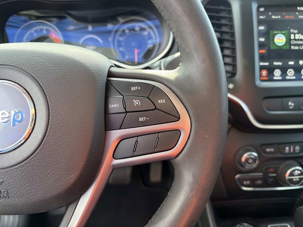 Used 2022 Jeep Cherokee Latitude Lux w/ Sun & Sound Group image 32