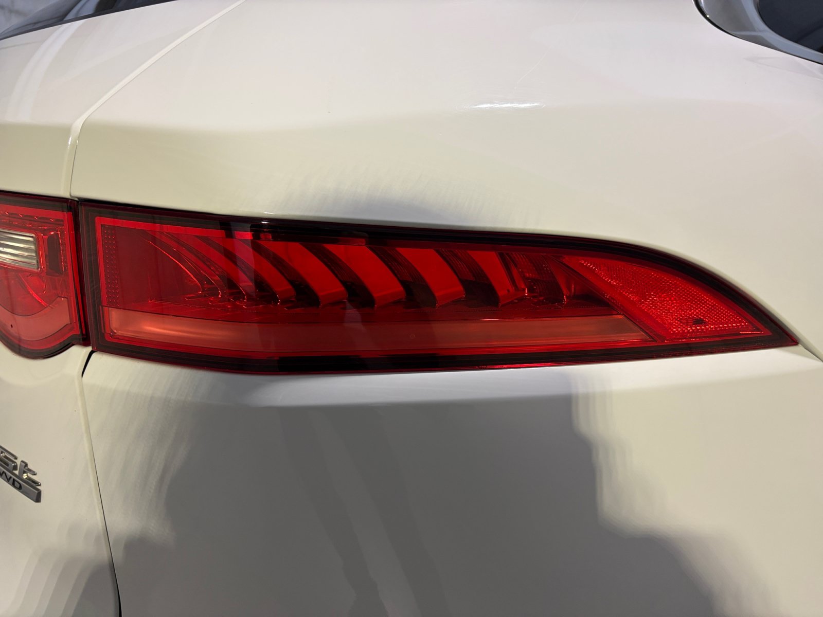 Used 2020 Jaguar F-PACE Premium AWD/4WD image 15