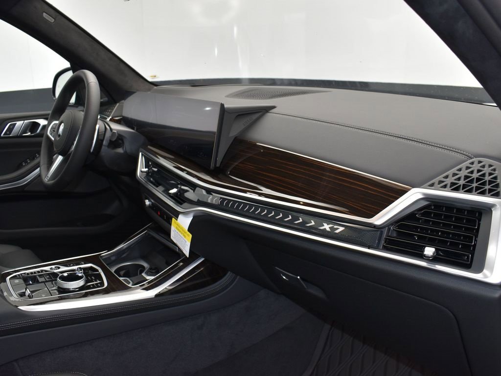 New 2026 BMW X7 xDrive40i w/ Executive Package image 25