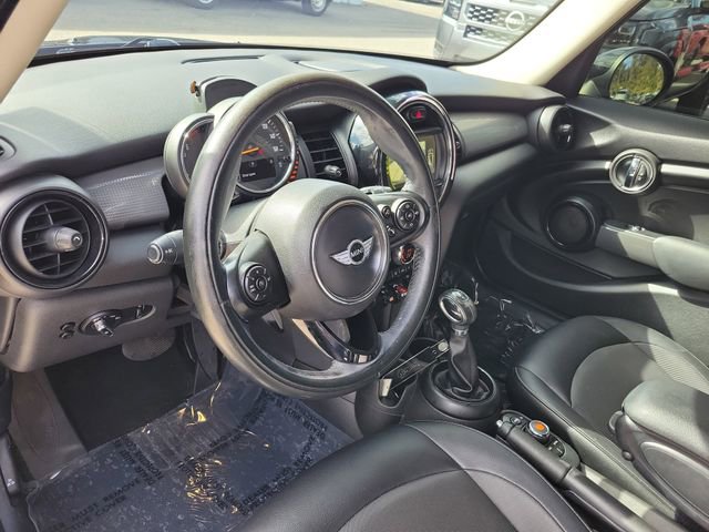 Used 2017 MINI Cooper 4-Door Hardtop image 10
