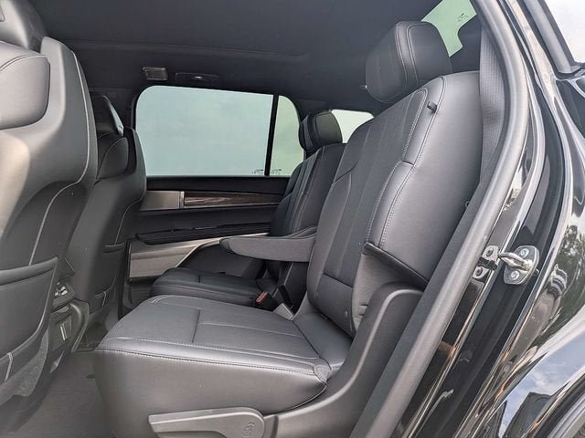 New 2027 Cadillac Vistiq Sport w/ LPO, Floor Liner Package AWD/4WD image 14