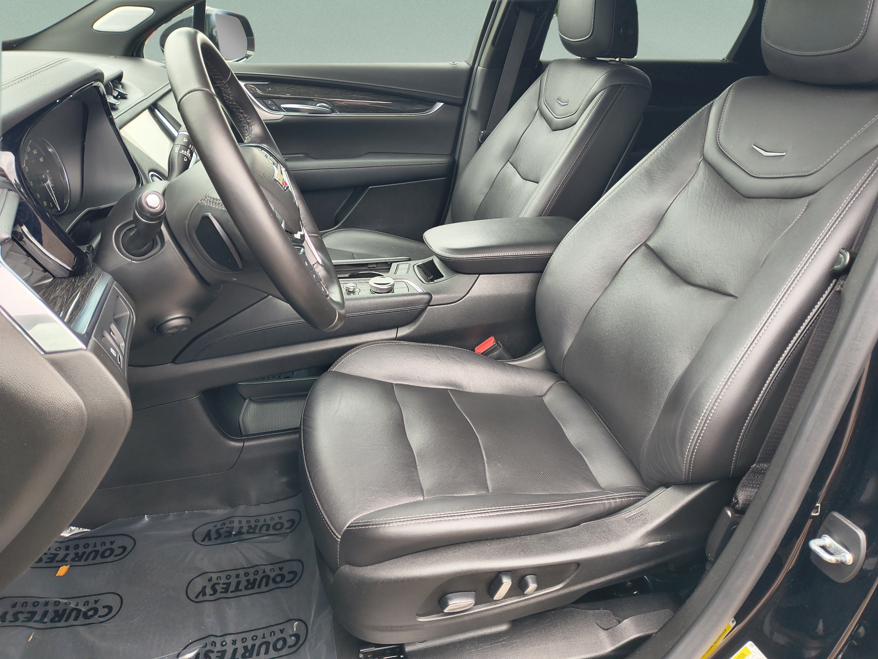 Used 2020 Cadillac XT5 Premium Luxury FWD image 22