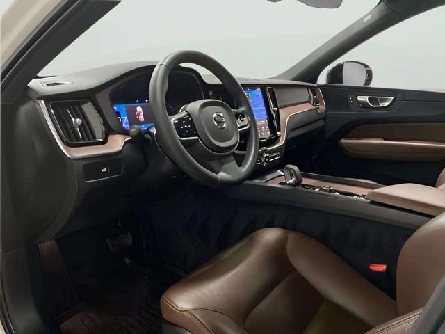 Used 2024 Volvo XC60 B5 Plus w/ Protection Package Premier AWD/4WD image 19