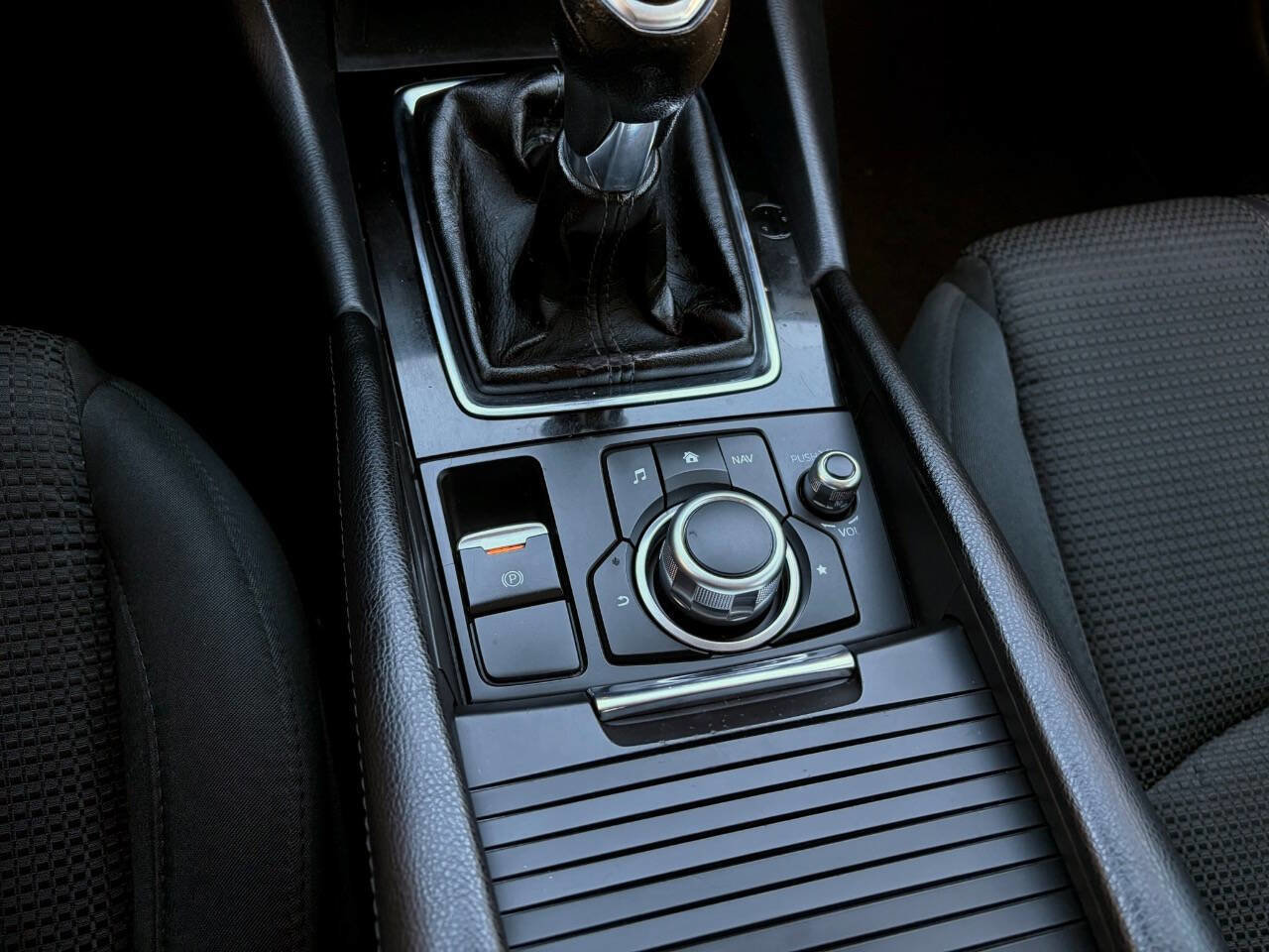 Used 2017 MAZDA MAZDA3 Sport w/ Preferred Equipment Package image 28