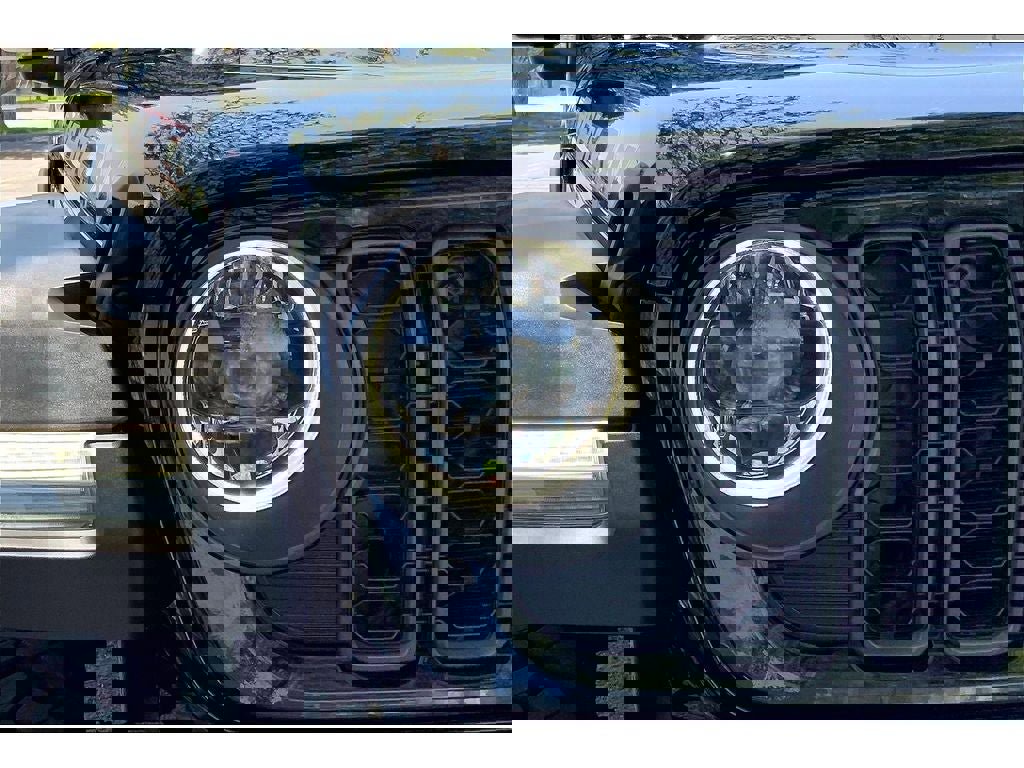 Used 2024 Jeep Wrangler Unlimited Rubicon w/ Technology Group image 28