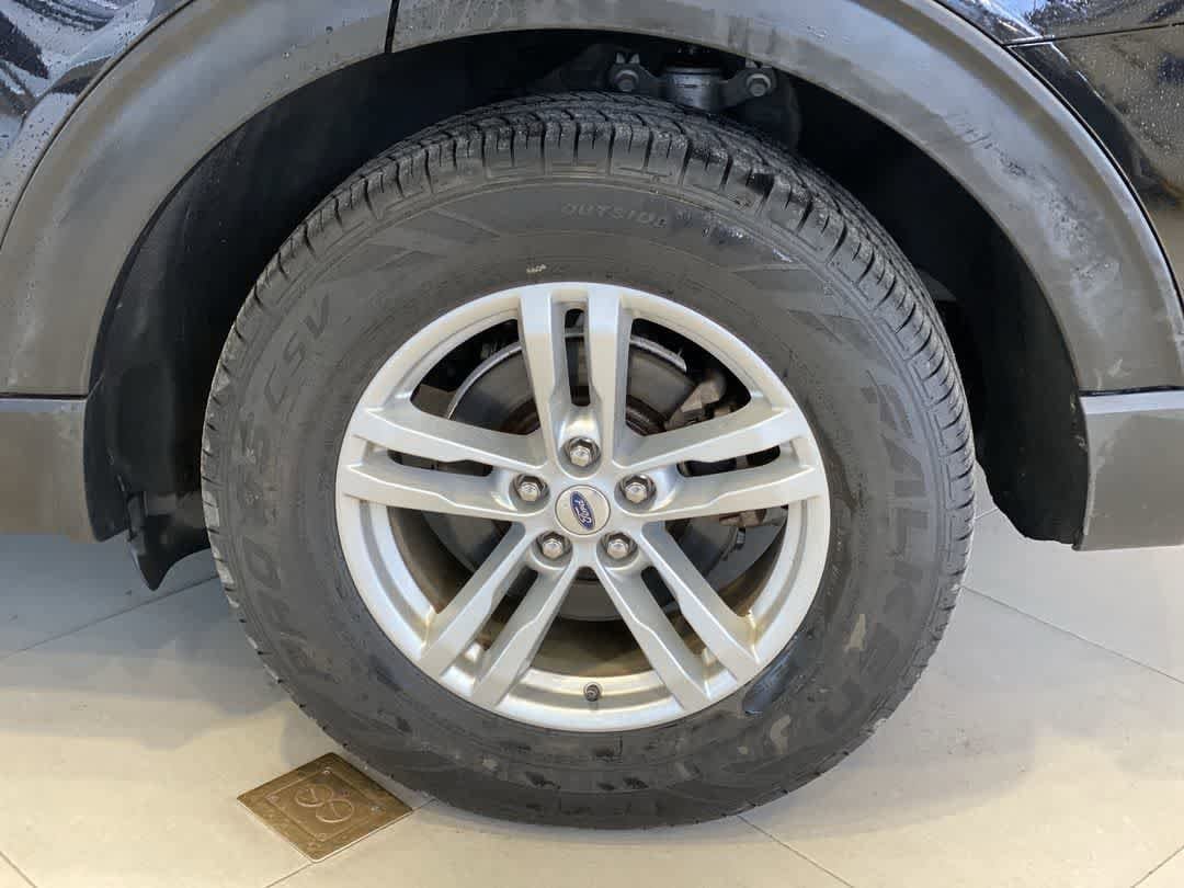 Used 2020 Ford Explorer XLT w/ Comfort Package AWD/4WD image 13