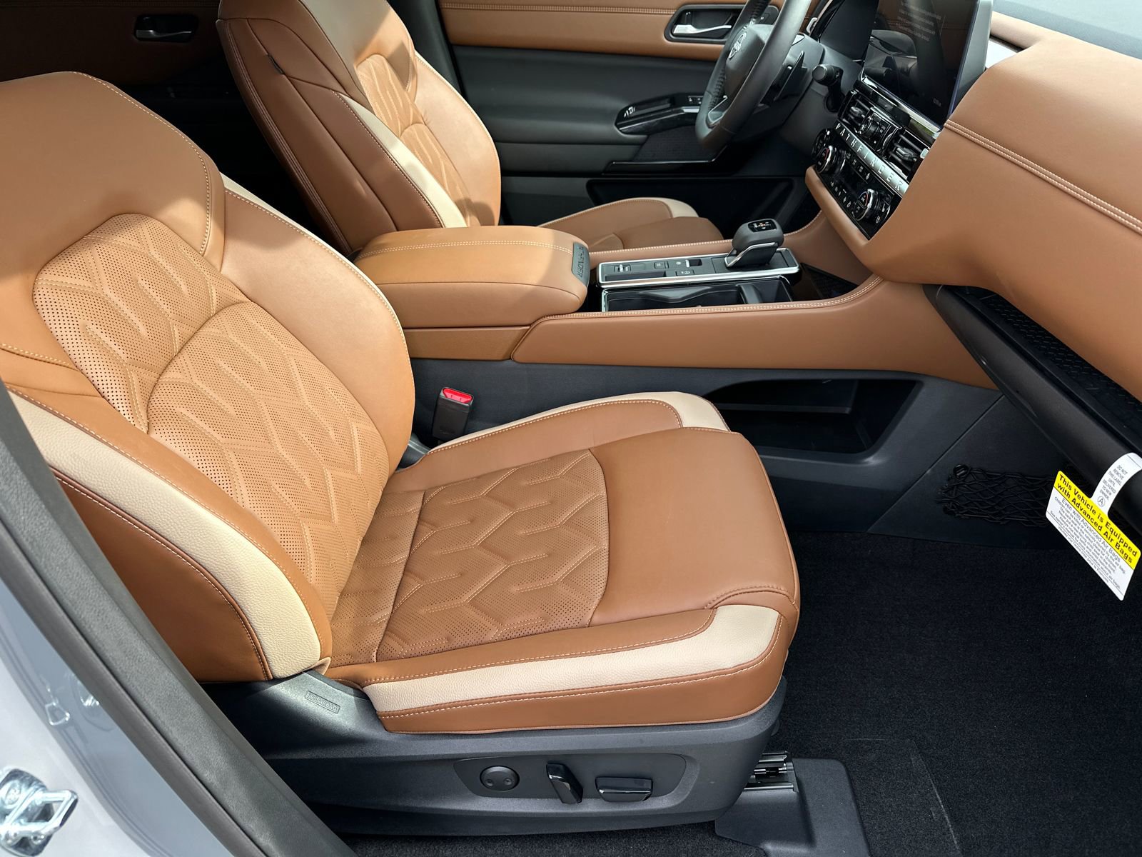 New 2026 Nissan Pathfinder Platinum image 11