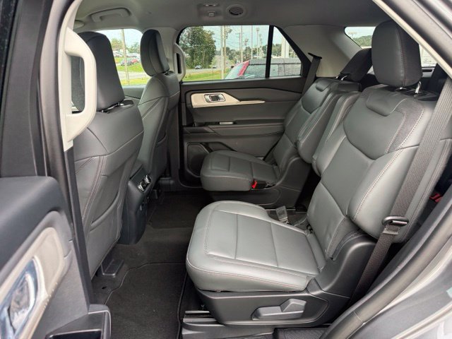 Used 2026 Ford Explorer Active w/ Active Comfort Package RWD image 14
