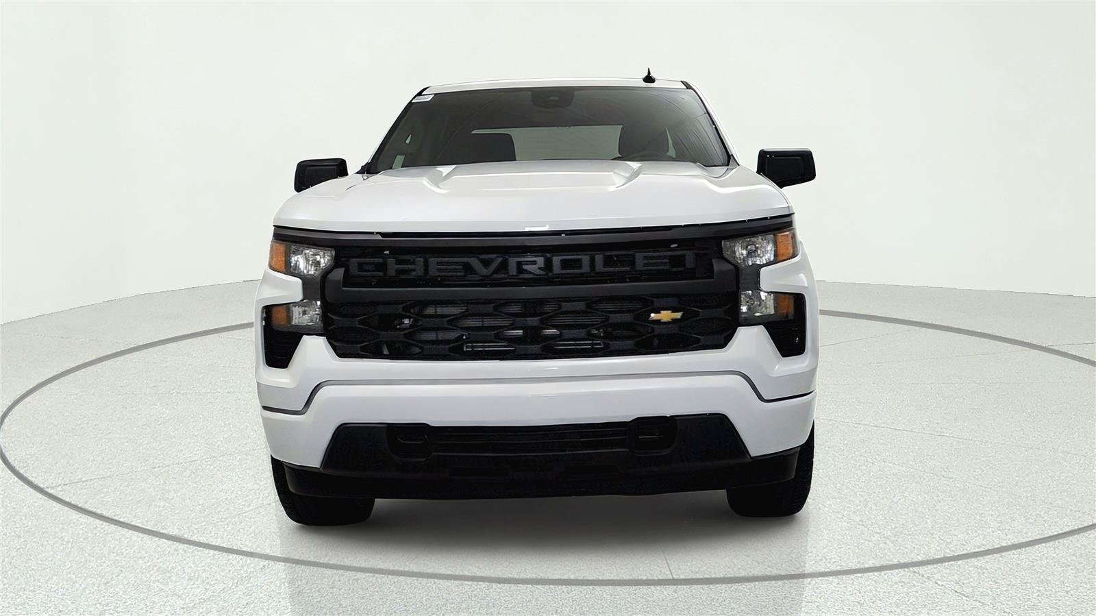 Used 2026 Chevrolet Silverado 1500 Custom AWD/4WD image 2
