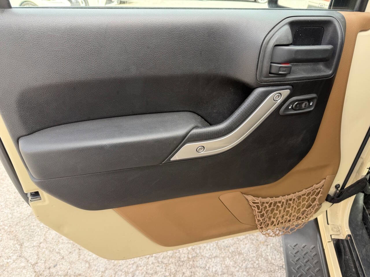 Used 2012 Jeep Wrangler Unlimited Sahara w/ Connectivity Group image 13