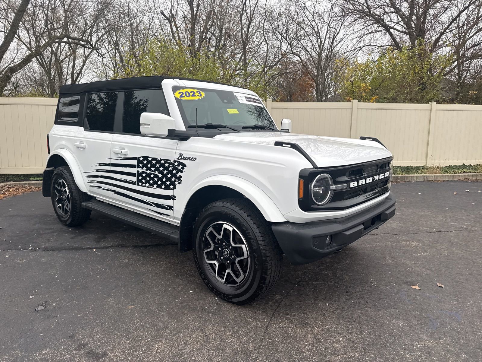 Used 2023 Ford Bronco Outer Banks image 3
