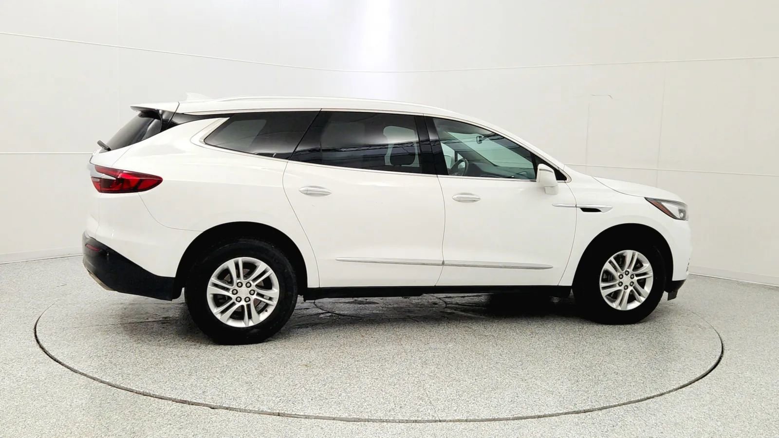 Used 2019 Buick Enclave Essence image 8