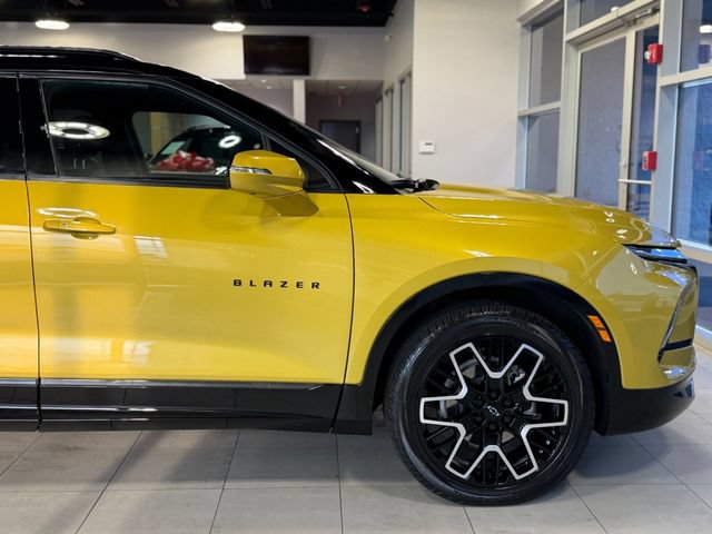 Used 2023 Chevrolet Blazer RS w/ Driver Confidence II Package AWD/4WD image 16