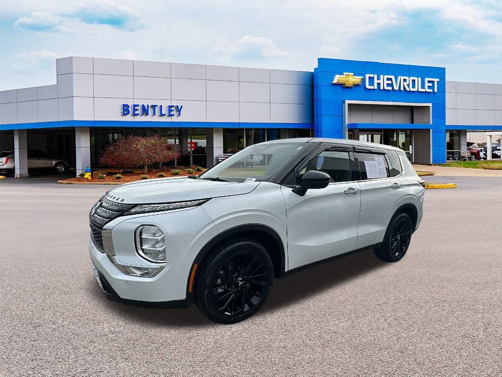 Used 2022 Mitsubishi Outlander SE video 1