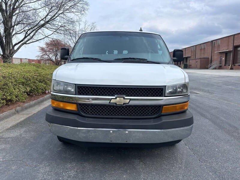 Used 2018 Chevrolet Express 2500 RWD image 5