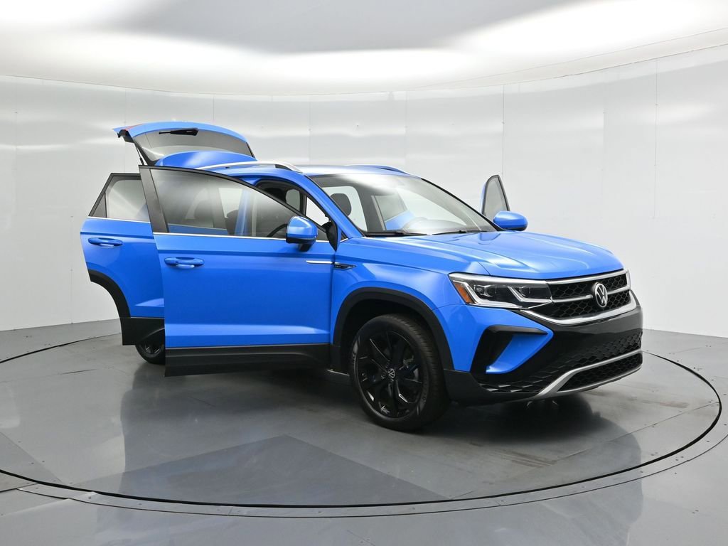 Used 2022 Volkswagen Taos SEL w/ Panoramic Sunroof Package image 33