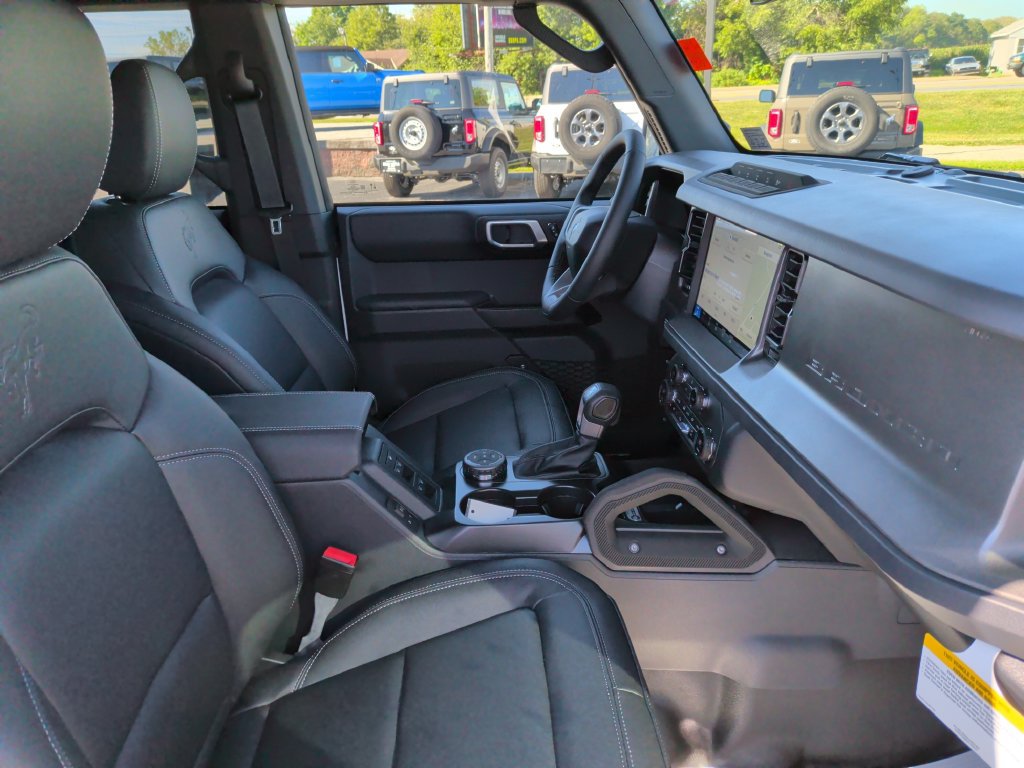 New 2026 Ford Bronco Badlands w/ Sasquatch Package AWD/4WD image 9