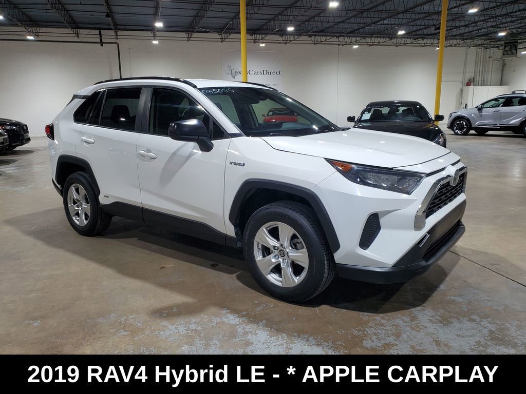 Used 2019 Toyota RAV4 LE AWD/4WD image 2
