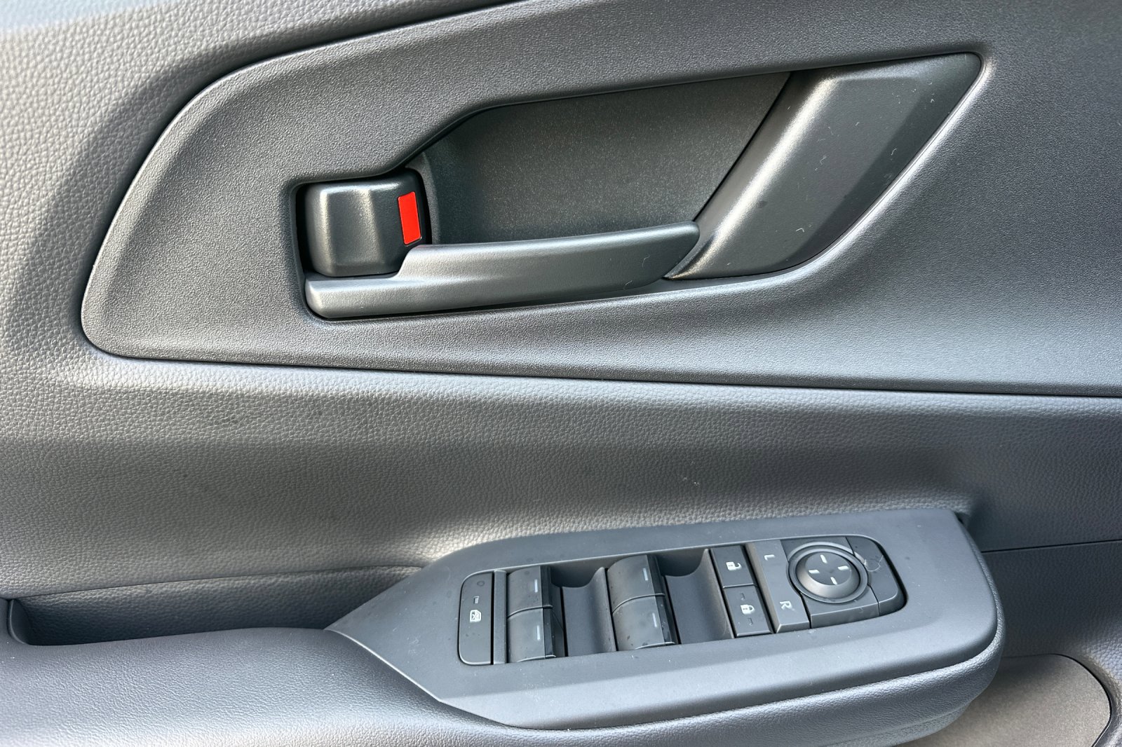 New 2026 Toyota Prius Plug-In Hybrid image 9