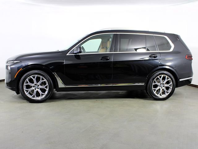 Used 2024 BMW X7 xDrive40i w/ Premium Package image 2