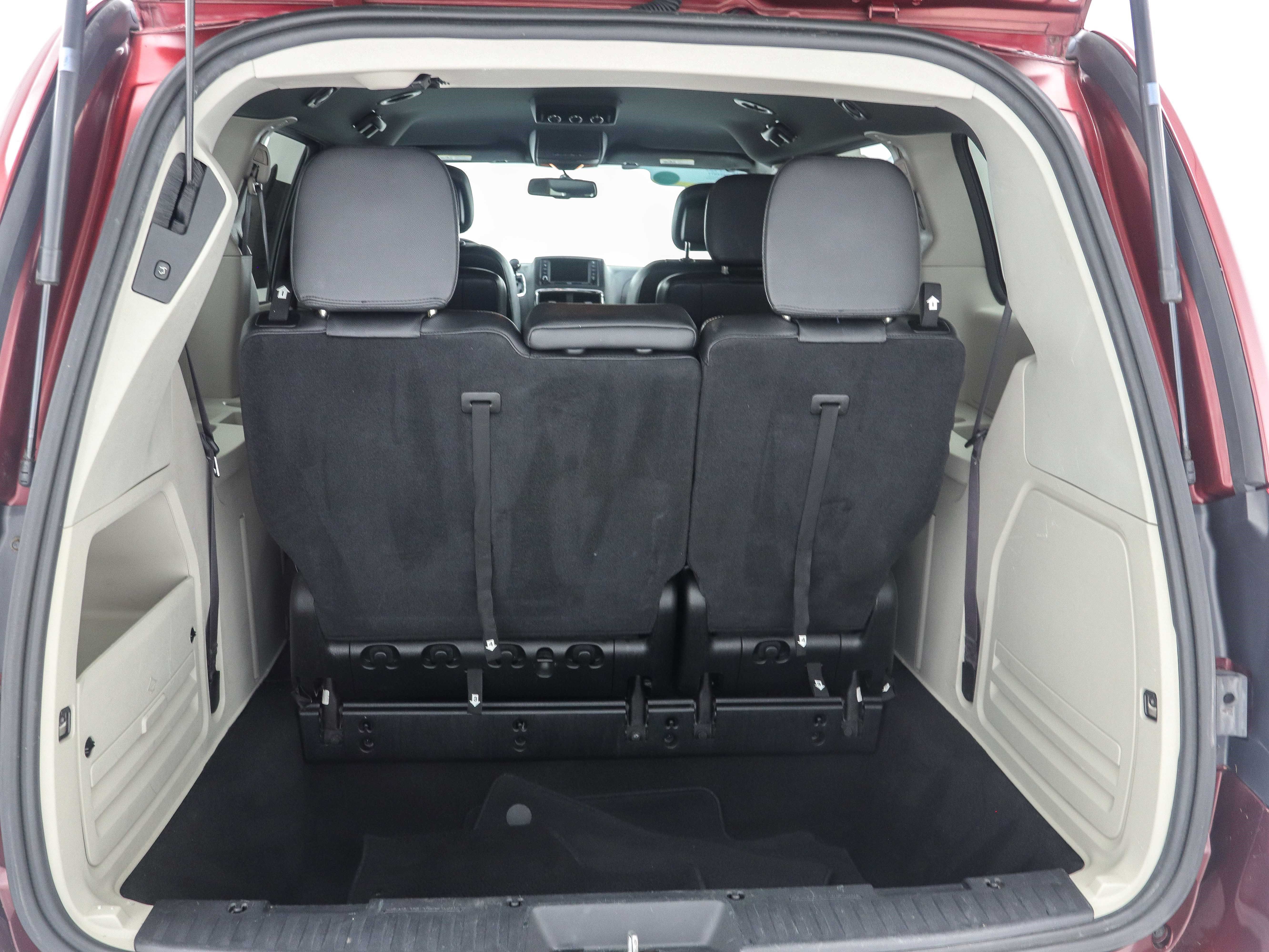 Used 2018 Dodge Grand Caravan SXT FWD image 11