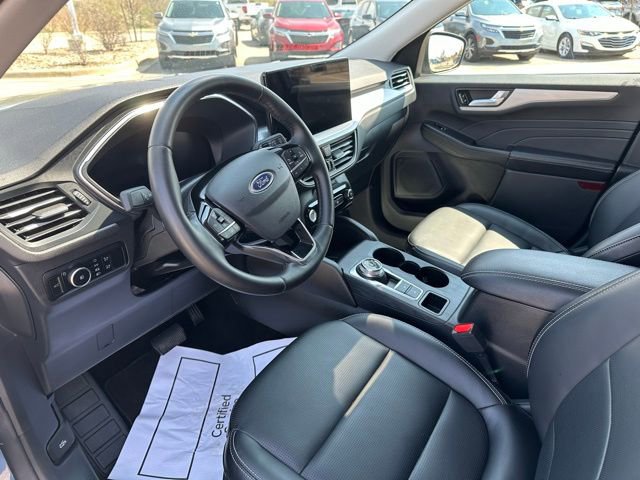 Used 2025 Ford Escape Platinum AWD/4WD image 21