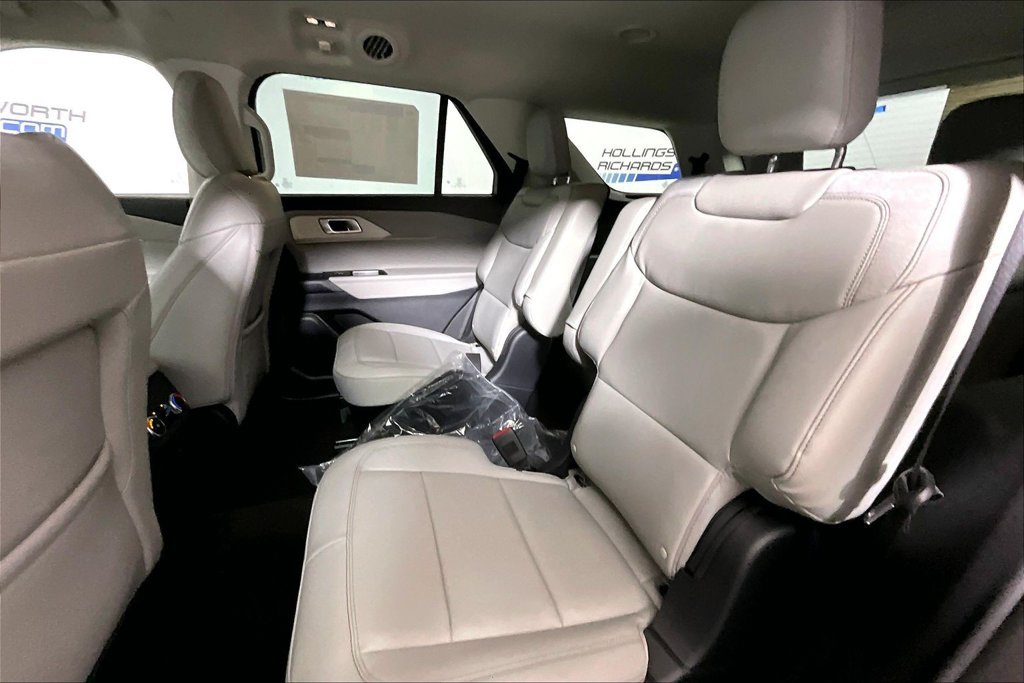 New 2026 Ford Explorer Active w/ Active Comfort Package RWD image 10