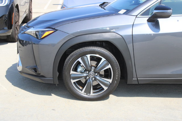 Certified 2025 Lexus UX 300h FWD image 4