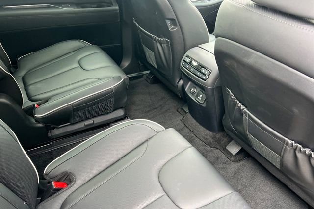 Used 2025 Hyundai Palisade SEL FWD image 19