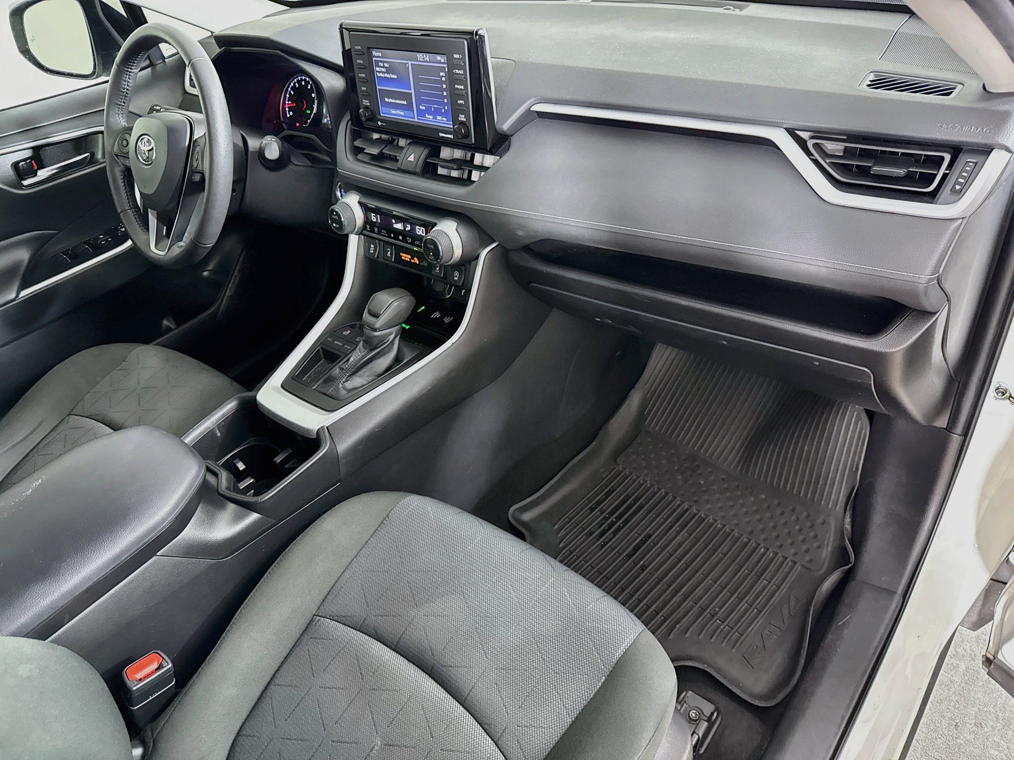 Used 2022 Toyota RAV4 XLE w/ Convenience Package FWD image 36
