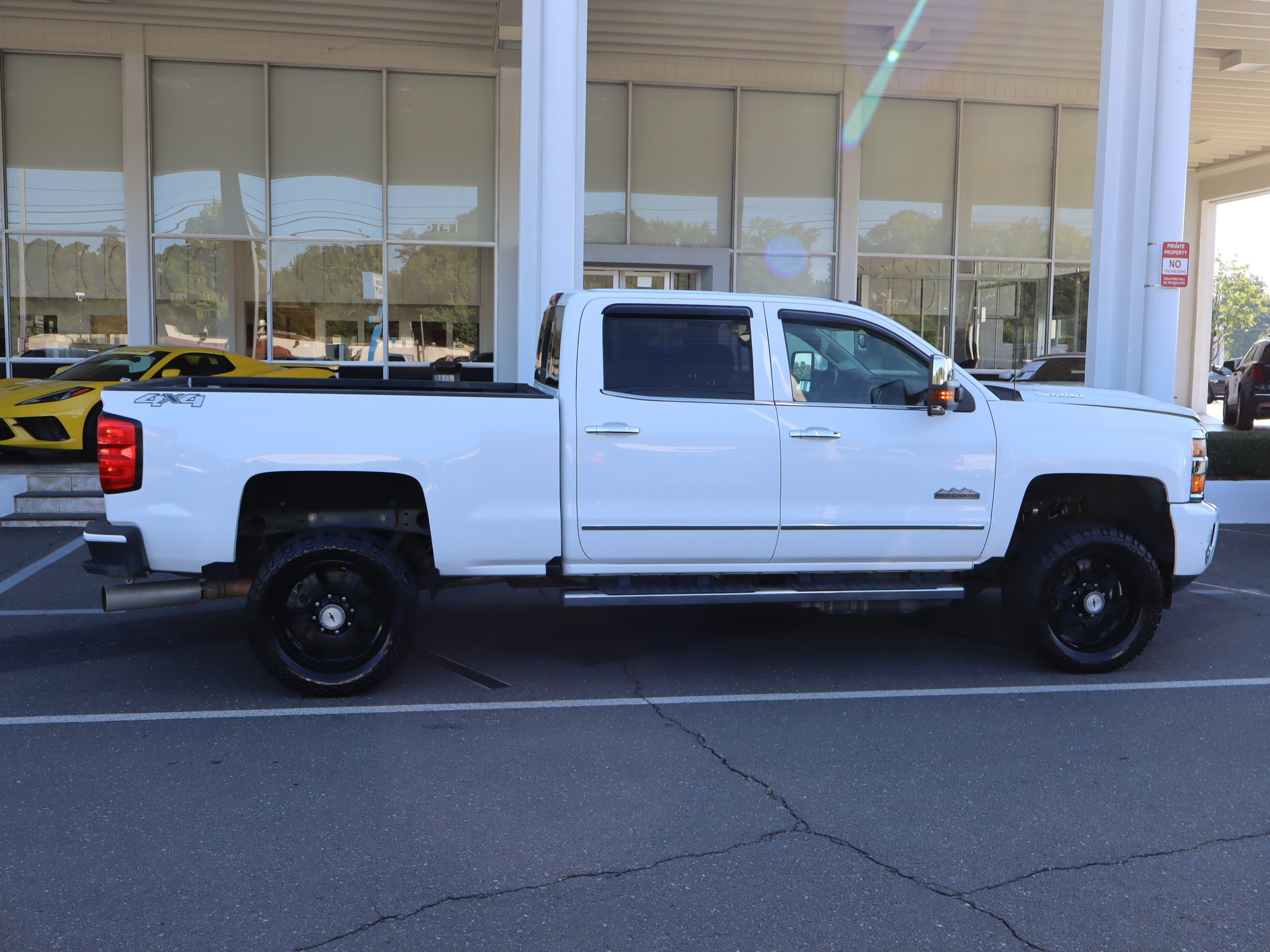 Used 2019 Chevrolet Silverado 2500 High Country w/ Duramax Plus Package AWD/4WD image 11