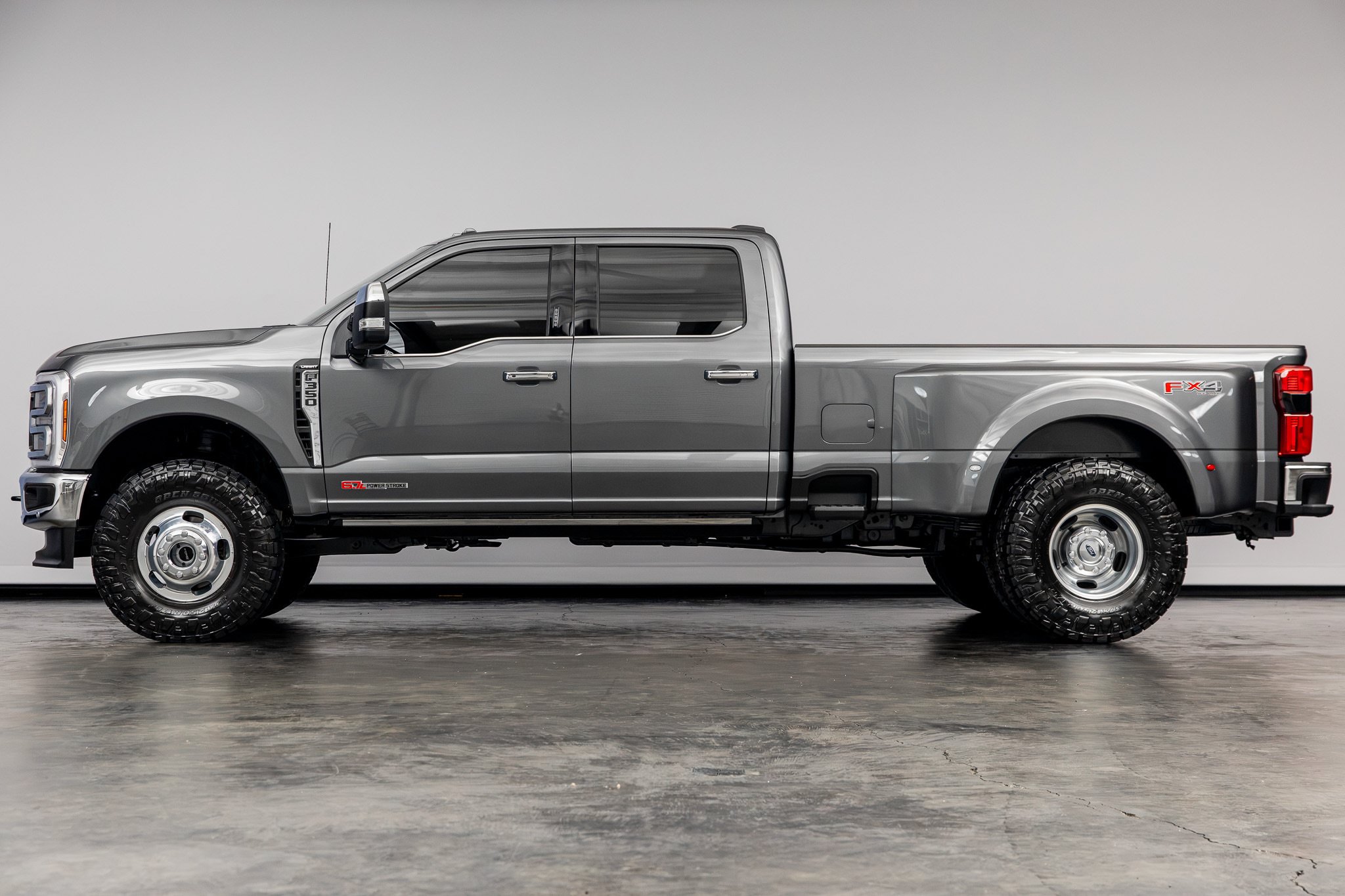 Used 2026 Ford F350 Lariat w/ Lariat Ultimate Package AWD/4WD image 7