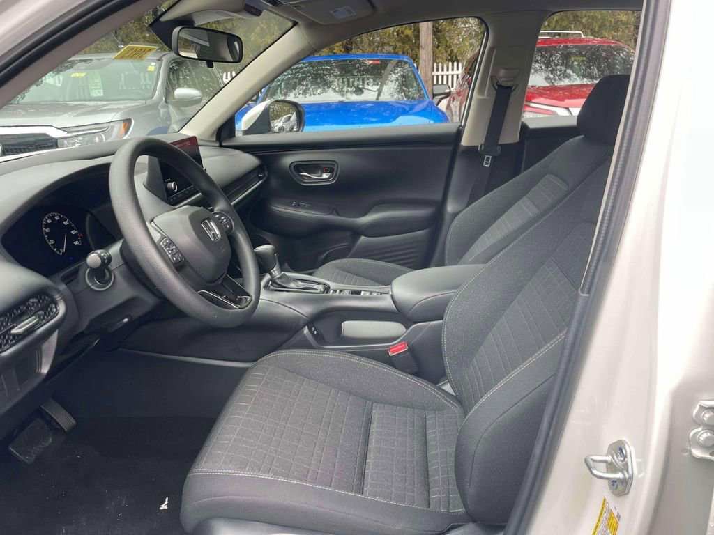 Certified 2025 Honda HR-V LX image 14