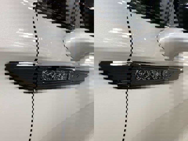 New 2025 Lincoln Corsair AWD w/ Equipment Group 101A image 13