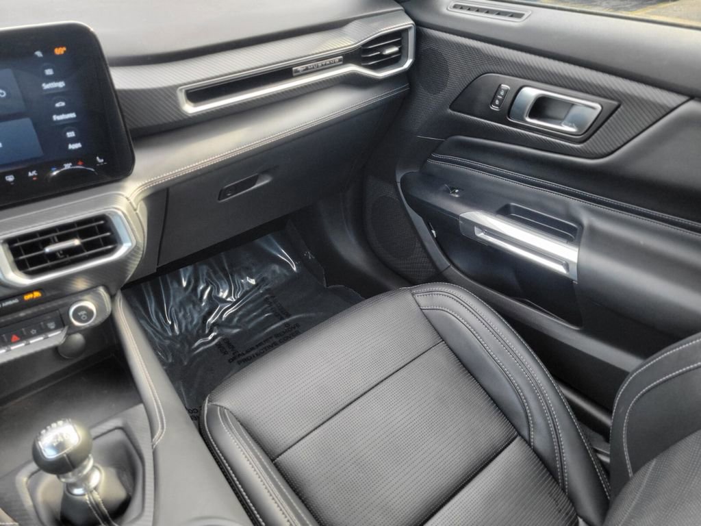 Used 2025 Ford Mustang GT Premium w/ GT Performance Package image 15