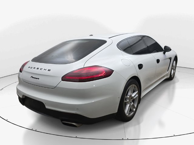 Used 2015 Porsche Panamera RWD image 6