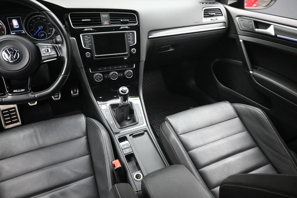 Used 2017 Volkswagen Golf R 4-Door AWD/4WD image 15