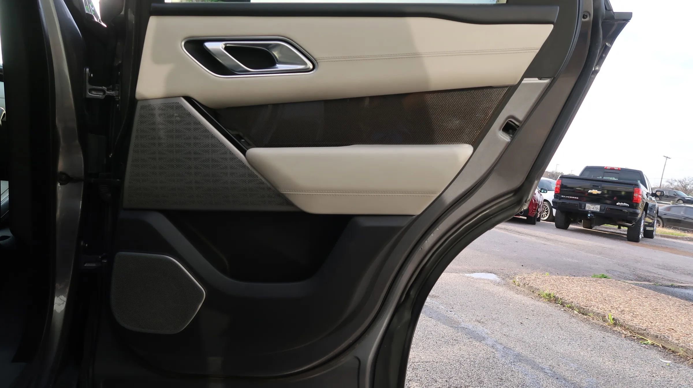 Used 2018 Land Rover Range Rover Velar image 51