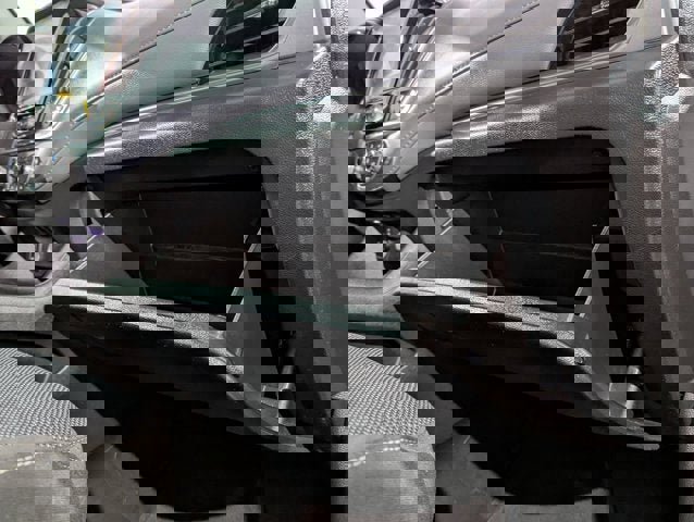 Used 2020 Chevrolet Traverse LT image 24