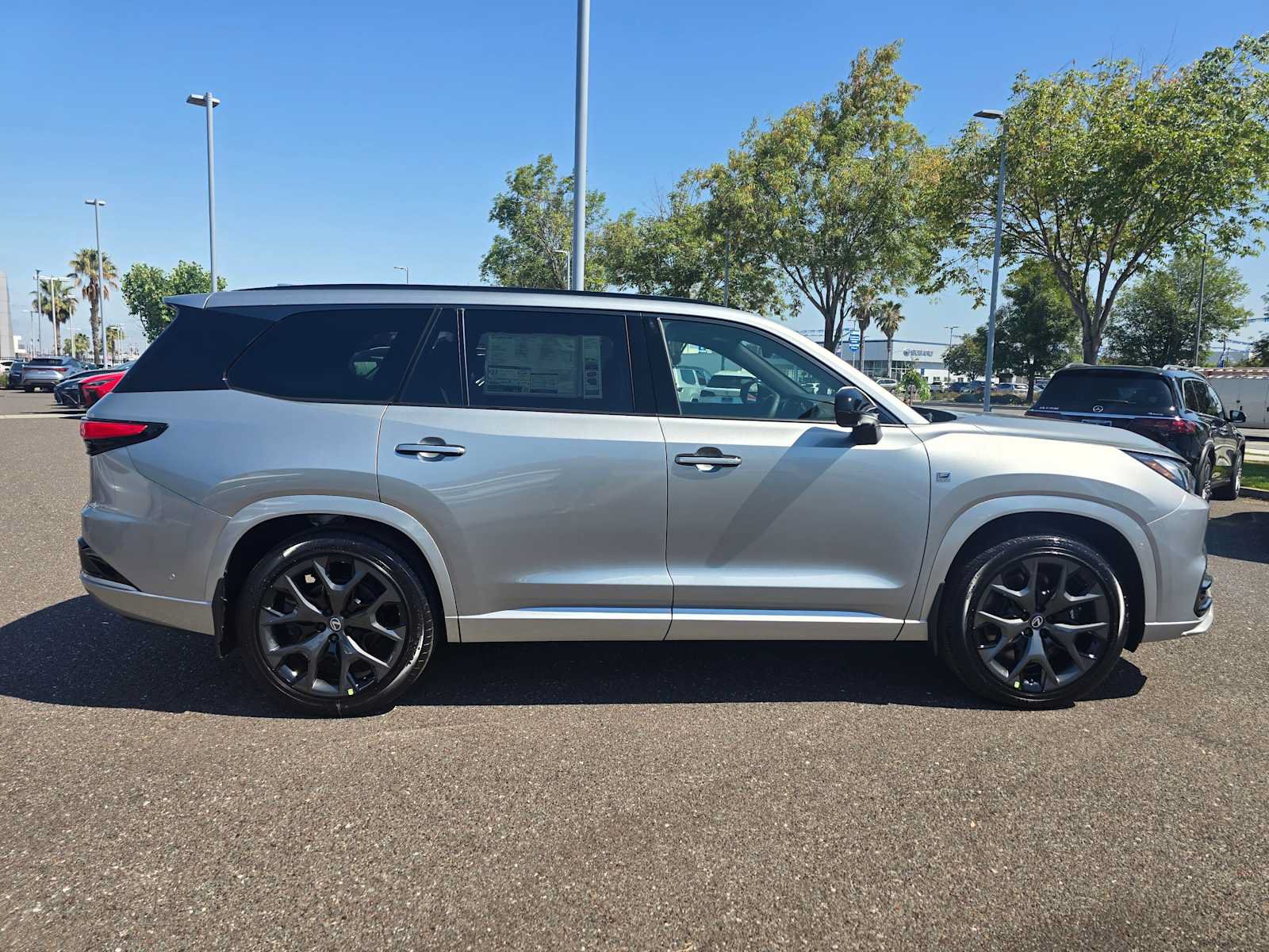 New 2026 Lexus TX 500h AWD image 2