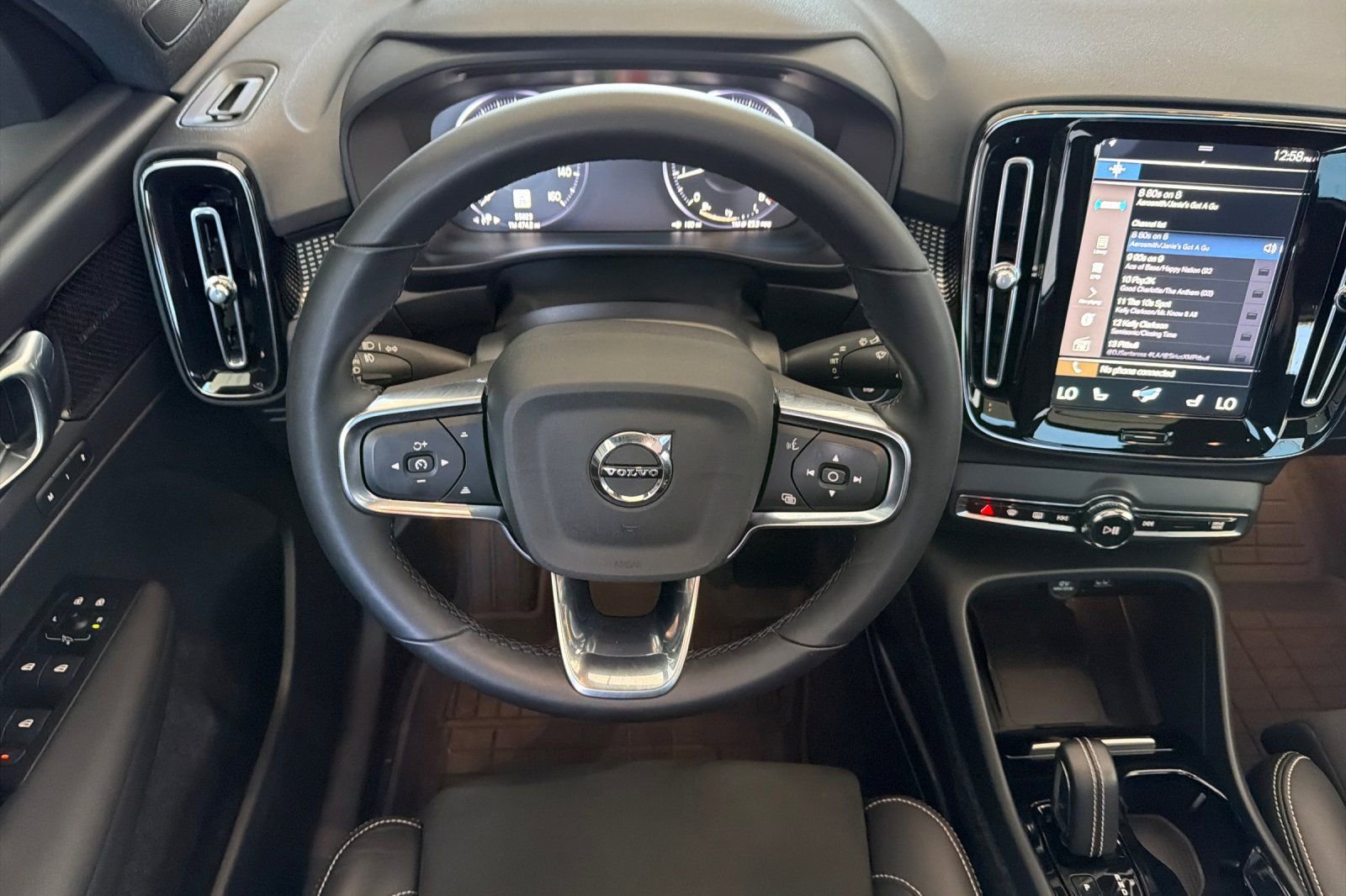Used 2022 Volvo XC40 T5 R-Design w/ Advanced Package AWD/4WD image 15