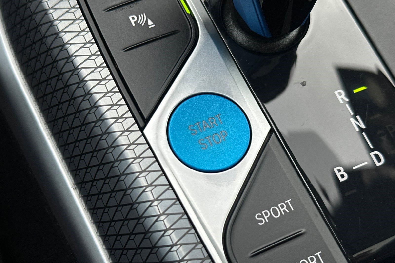 Used 2023 BMW i4 eDrive40 w/ M Sport Package image 28