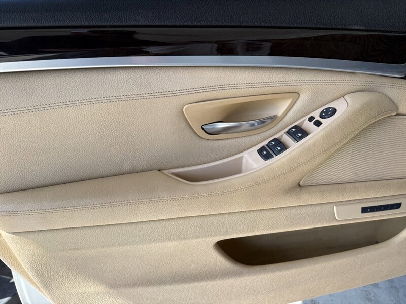 Used 2014 BMW 528i Sedan RWD image 21